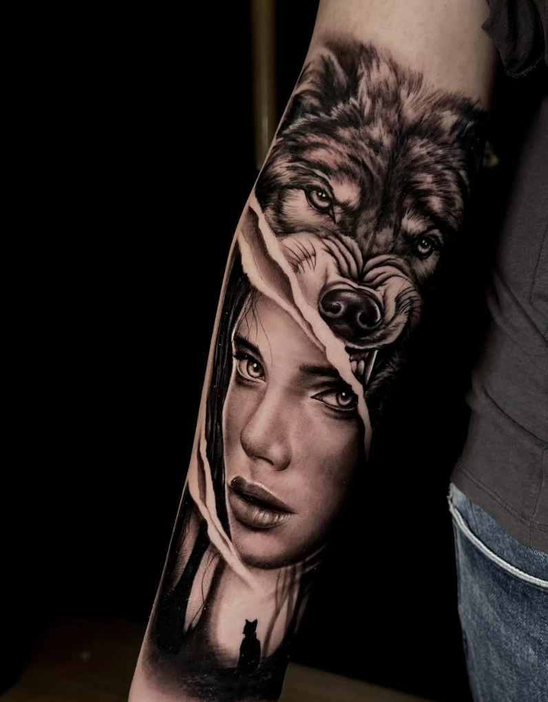 Retrato realista — mujer con loba · black & grey