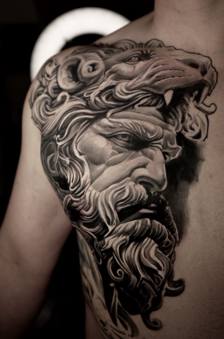 Retrato realista — escultura clásica con león · black & grey