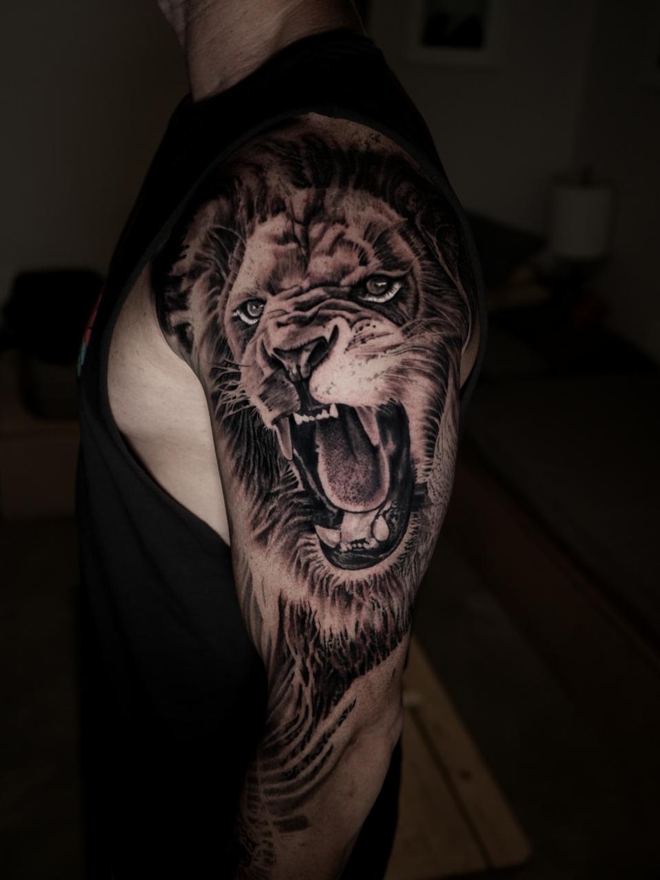 León